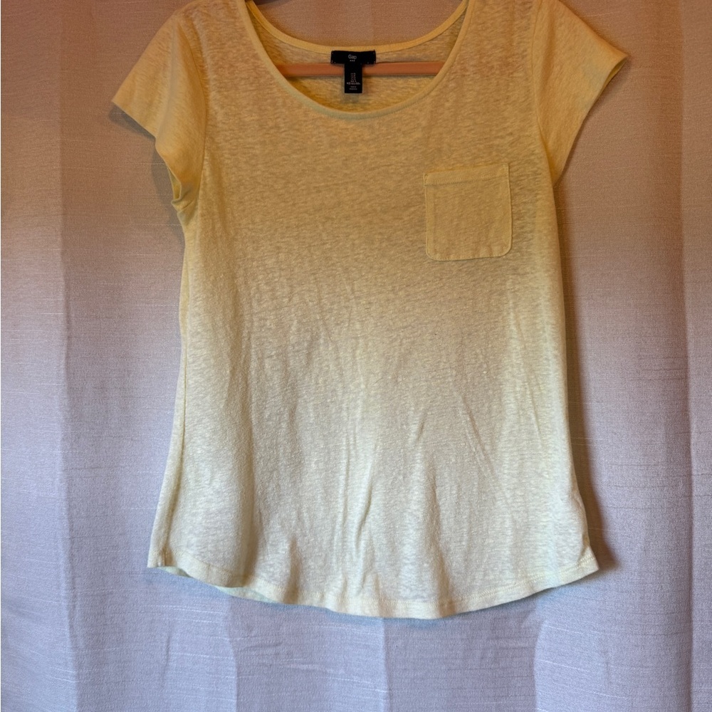 GAP Women's Light yellow Short Sleeve Tee - Picture 2 of 4